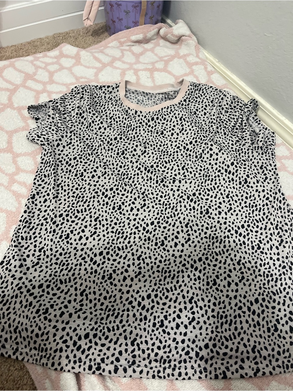 Women’s Short Sleeve Animal Print Tee in White and Black